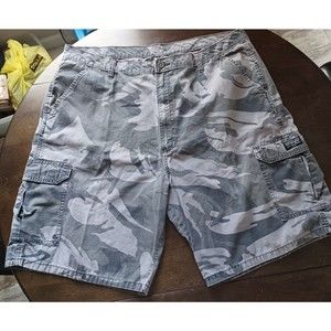Wrangler Cargo Shorts Men's Size 40 Gray Camo